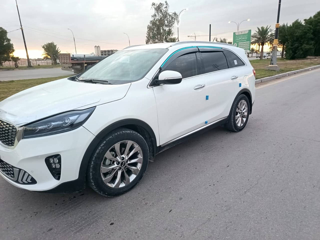 السلام عليكم سياره نوع سورنتو خليجي موديل 2019 فول موصفات عده البنراما كفاله عامه من ضربه وصبغ وضربه سياره جديده مال جناي سته اسلندر سبعه راكب 3قطع تبريد كفاله عامه  كير ومكينه حداديه  كشنات كهربائي مري شفط جنطه كهربائي  باب ترحيب  دوسات لد باب لدالسياره جاهزه تحويل ثانيوم العنوان كربلاء السعر 238 وبيها مجال حك الجيه رقم الهاتف***********
