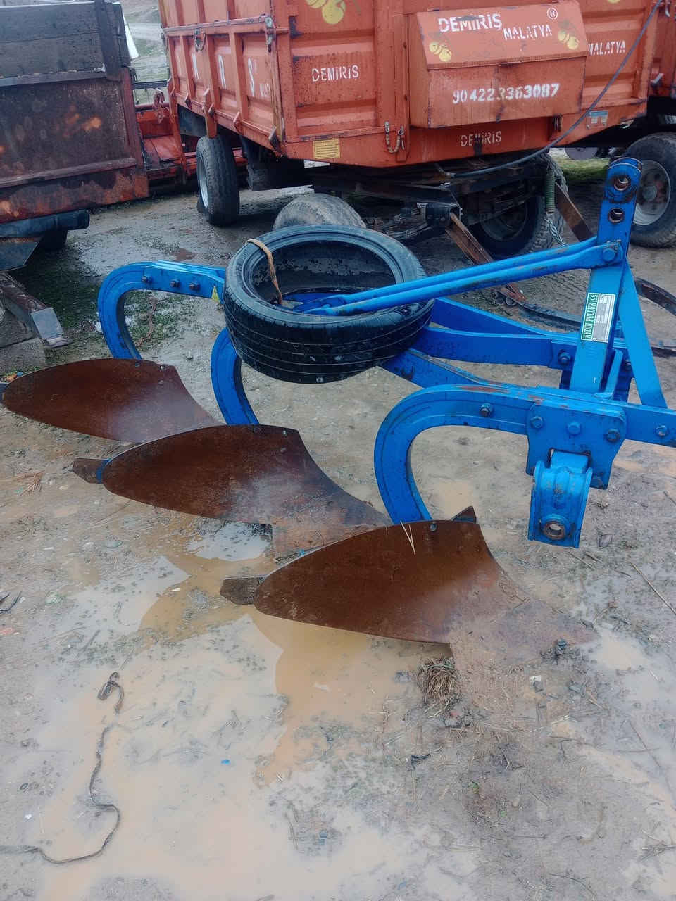 سێ گاسنی ایدن بۆ فرۆشتن رقم 14مودیل 2015  سحری مناسبە رقم ***********  ***********
