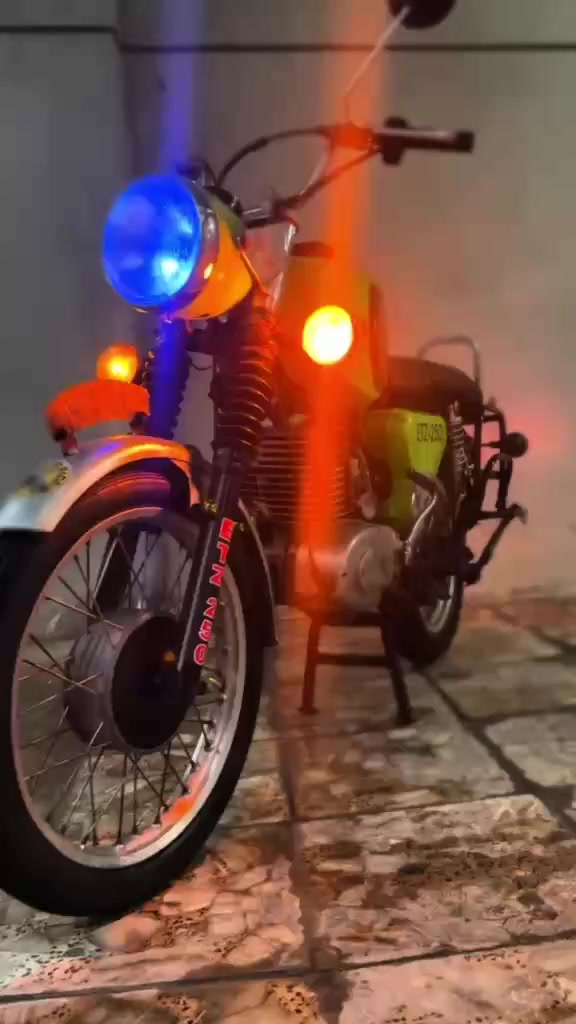 السلام عليكم جنايه  ماطور 81  بدون كلشي خير من الله كهربائيات كلهةجديده ومكينه كصه 3 تانكي وصفاحيات صبغه جديده بي لحيم جوه الكشن صوب واحد والخشم لحيمه مرتب كلهة جديده وتعمير 
*********** سعر الماطور 850  مكاني نجف حيره
