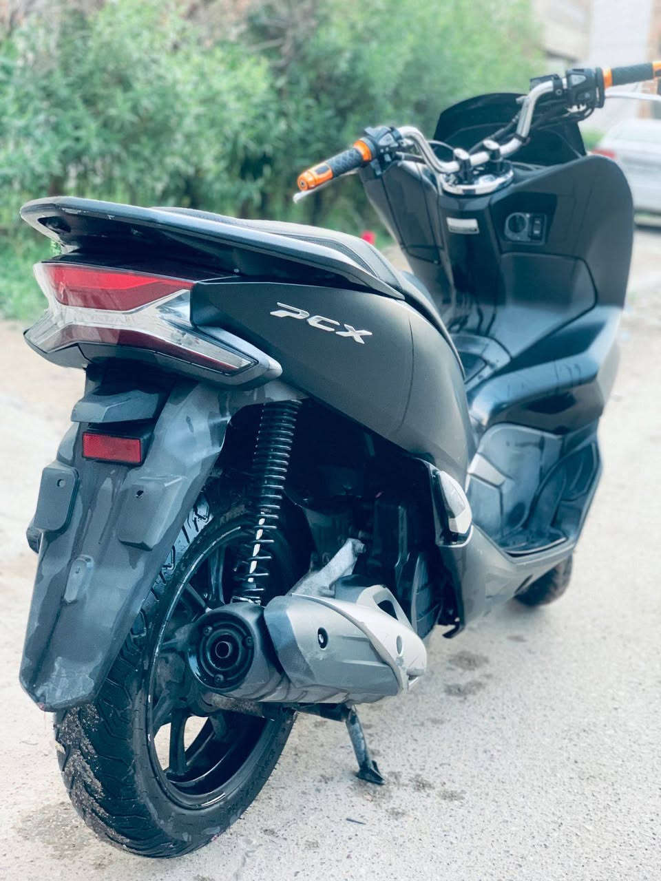 سلام عليكم دراجة pcx جيل ثالث قبل اسبوع نازلة من الرمبة مكاتبة موجودة دراجة مكفولة كفالة عامه دجي تفحص جيب الف فيتر  سبب البيع احتاجيت فلوس سعرها ١٦ مكاني بغداد لاعظمية لتواصل بي واتساب *********** الخاص وتعليقات مارد
