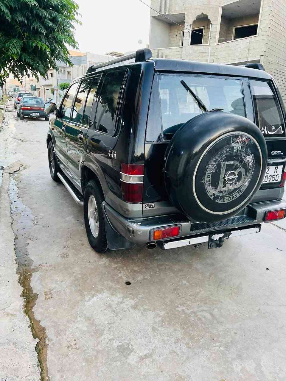 السلام عليكم بيع او مراوس سيارة اوبل ازوزه تروبر 1993 فول مواصفات LTD 4*4  سيارة وضع شركة بلادية كلها تبريد ثلج تدفئة شغاله تخم تاير جديد محرك خير من الله شاشة كامرة رقم نينوى دولي بسمي 2031 هزة جديدة كهربائيات كلها شغالة السعر 72 بيها مجال بسيط للاستفسار الاتصال على الارقام ***********
***********
