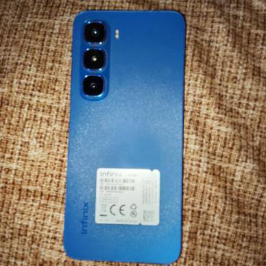 Infinix Hot  60i 
ذاكرة 256 
عشوائية 8 
كامرة 50m
شاحنة 45w 
بطارية 5160
اراوسه بـ ايفون اكس او ايفون ار 
او اي ايفون بس جوه الاكس ما اخذ بس اكس وفوك وكون من النجف اني اجي او هو يجي ماكو مشكله 
*********** واتساب 
وانطي فرق بسيط 30 وجوه اهم شي ايفون مايي شي ومابي اي عطل
