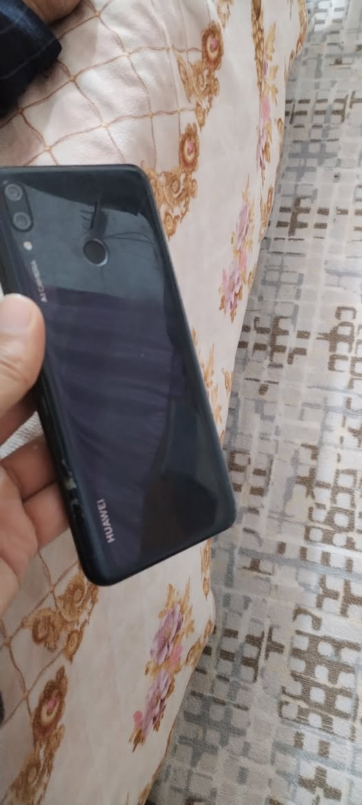 السلام عليكم جهاز للبيع بي فطور بلشاشه قفله 25 الاستفسار مراسله خاص او واتس ***********
