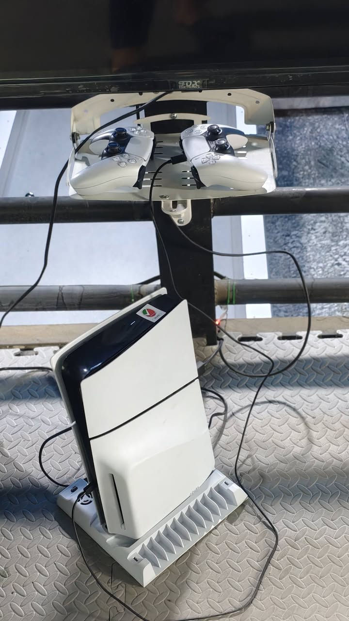 بلي 5 مهكرات للبيع صارلى 4 ايام من جبته 
للبيع 
0771971866 عدد 2 
يدات 4 ثنين اصلي 
العاب فيفا و بيس و بعد ثنين


**إذا كنت صاحب هذا الإعلان وتريد حذفه لأي سبب، رجاءا أرسل رسالة إلى الدعم الفني**