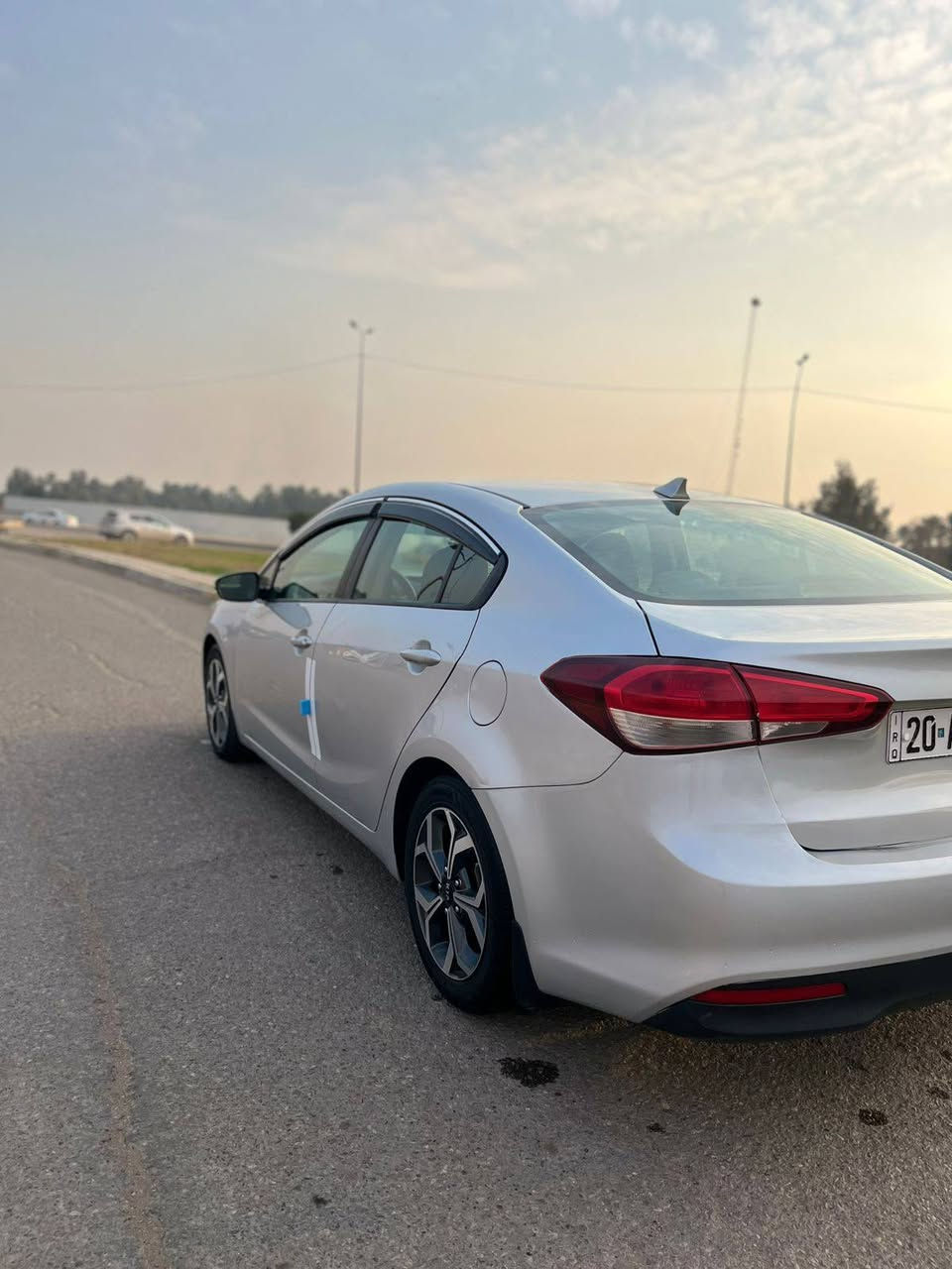 السلام عليكم كيافورتي 2017سيارة جاهزة كيرمحرك تبريد صدر تخم تاير سيارة جاهزة مناقصهه برغي شغل واطلع وين ميعجبك بيهه صبغ جاملغ امامي نصه وبنيد نصه وقبق جنطه حادثهه من امريكا السعر108للتصال***********و***********منضومه زنون اصليه شارع نهار. وراد كندي حادثهه من امريكا قبق جنطه فقط محرك الفين دوش بغداد, العراق
