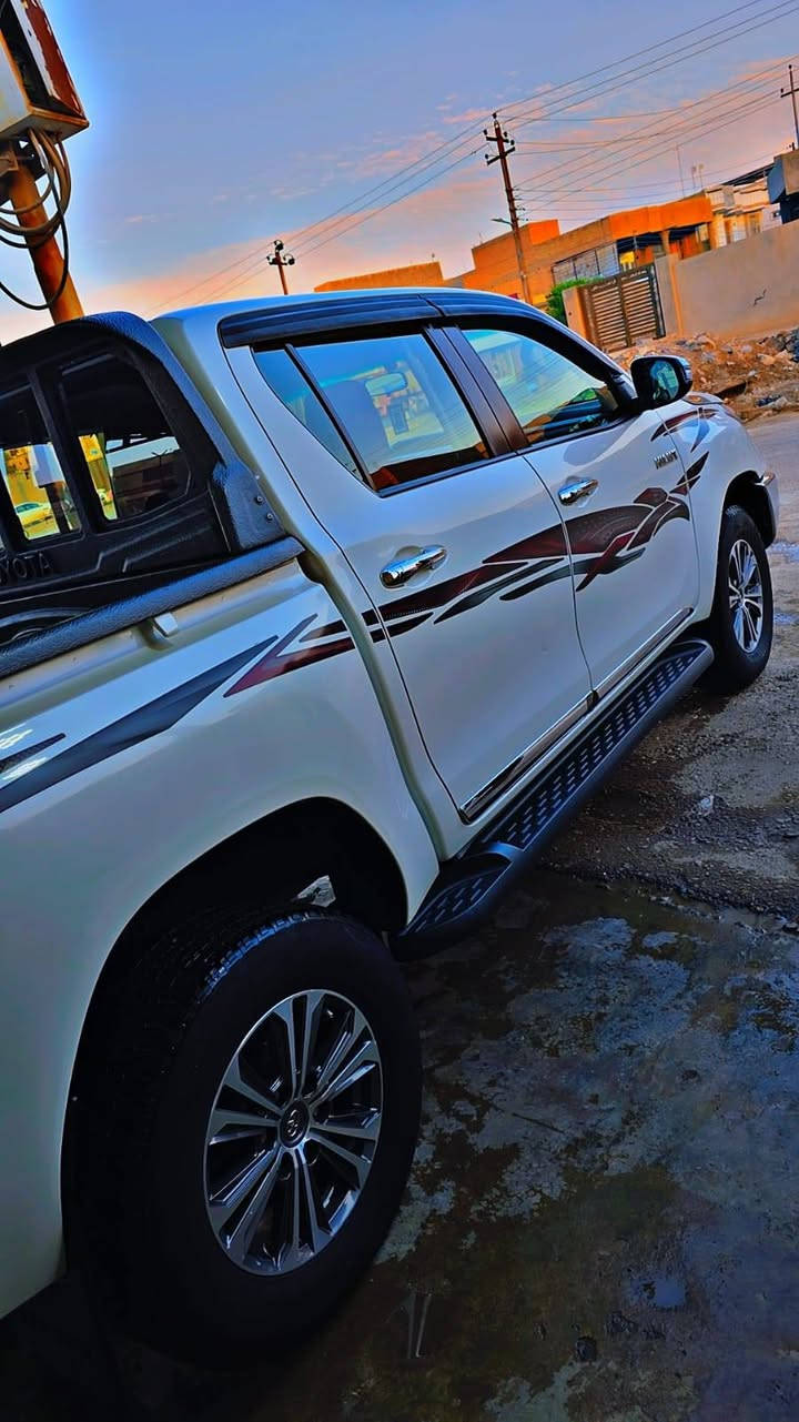 سلام عليكم للبيع هايلوكس 
 فورويل 2022 اوتوماتيك 4X4 سعودي بانزين 
فووول مواصفات.           السعر 310 بيه مجال 
مكفوله من كل نواحي 
سياره سعودي سيده نهرو
تبريد قطعتين +بيانو لمس
شاشه كبيره  + كامره
مانع انزلاق.   ماشيه 62 حقيقي 
رقم دولي سنويه مجدده 2027 بأسمي مشروع وطني
جاهزه من كلشي مابيها اي نواقص
تبريد ثلج ❄️ تدفئه شغاله
حداديه وصدر بالباكيت
جاهزه من كلشي مال جناي
مكان السياره صلاح الدين دجيل 
استفسار اتصال ***********
