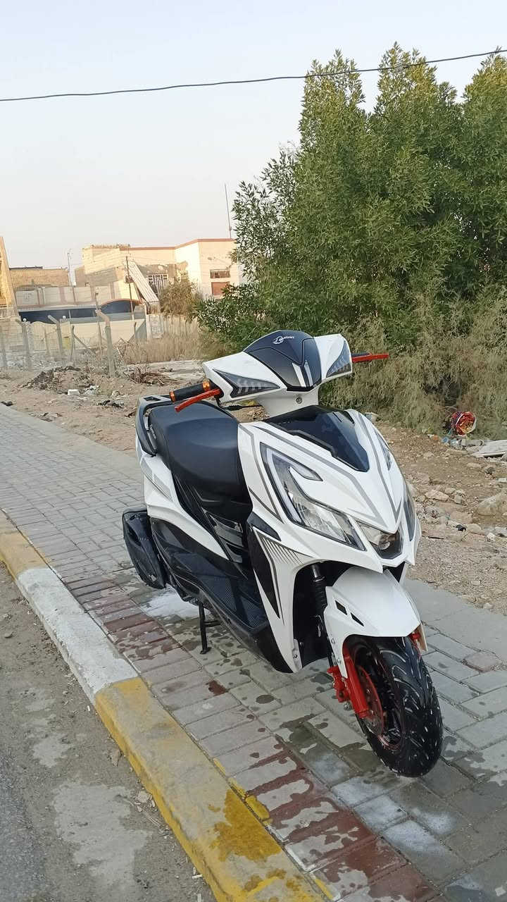 السلام عليكم دراجه جامبو للبيع موديل 25 دراجه كفاله نظيفه فول ماكينه كهربائيات زيرون مكان ديوانيه سعر  موجود رقمي ***********
