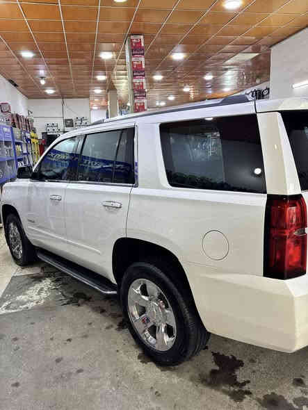 تاهو 2020 بريمير ، وكالة المنصور ، مواصفات البريمير معروفة ، ماشية ٥٥ الف كيلو ، البچم مغلف PPF, والدعامية الخلفية ، الفضل لله السيارة خير من الله تبارك الله ، السعر ٤٥الف / السيارة في بغداد جانب الكرخ .. تحياتي واحترامي 
***********
