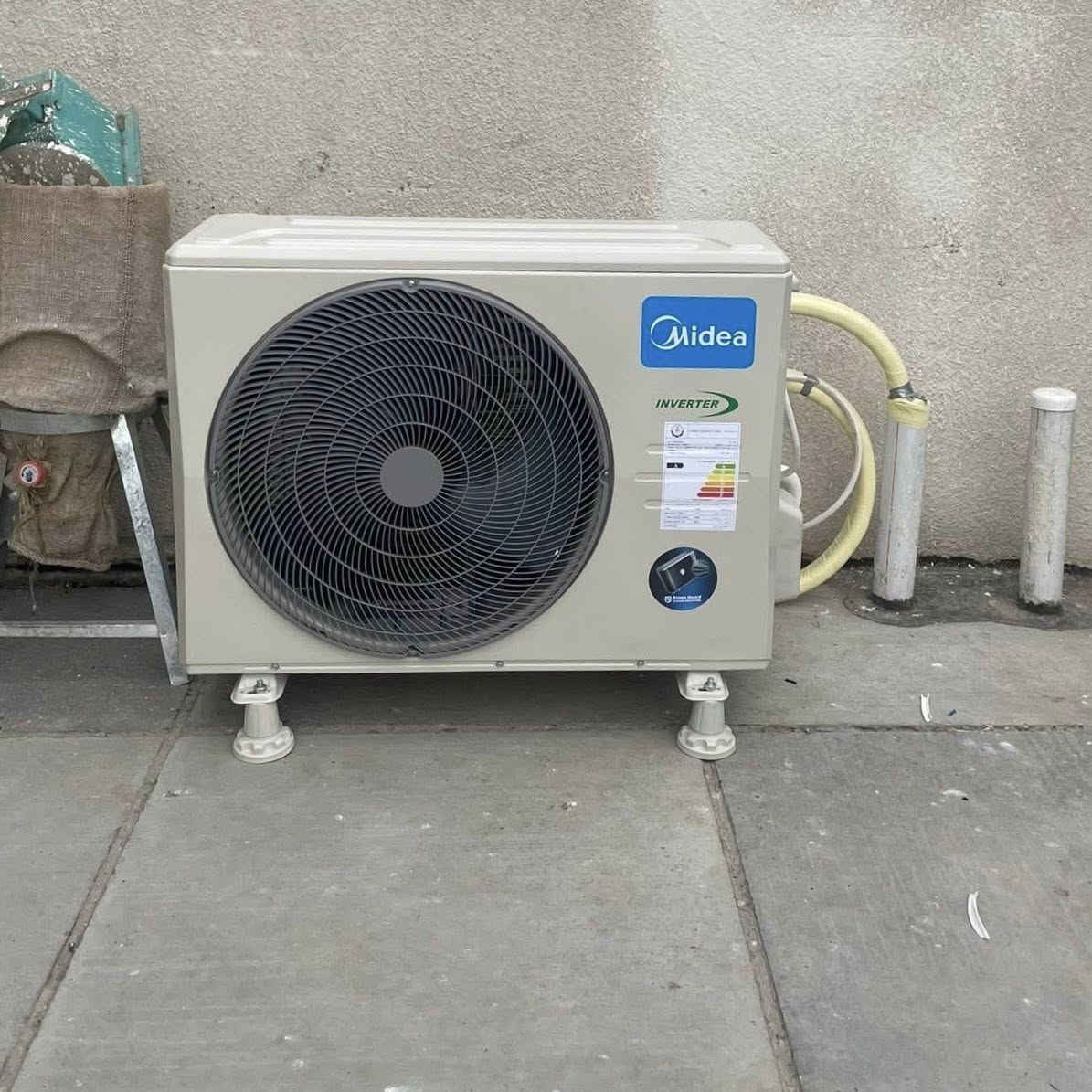 ورشة تبريدكم متنقلة في بغداد❄️👨🏻‍🔧
يعنى عندك صيانة أو تنظيف لا تحتار   سبلتك مابي برودة لا تحتار سبلتك دفع الهواء ضعيف لا تحتار، إتصل بينا و راح نجيك لباب بيتك🏠👨🏻‍🔧

تنظيف موقعي  لجميع الدوائر والشركات مع الضمان🏢👨🏻‍🔧
صيانة - شحن غاز إيطالي مع الضمان - نصب - غسل 
عمل فاكيوم❄️👨🏻‍🔧

📩 للاستفسار يرجـى مراسلة الصفحة او الاتصال
***********// ***********
