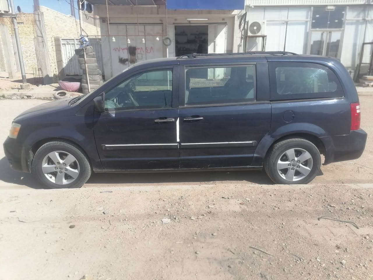 للبيع
السعر 85 قابل للتفاوض  
 رقم الهاتف ***********
دوج كرفان 2008  
محرك 3300
رقم ميسان
محرك مكفول
كير مكفول 
كهربائيات جاهزه
حداديه 70%
كشن السايق كهربائي
6 جام كهربائي
كشن وسطي متصل
ابواب وجنطه كهربائيات
الباب الايمن يعمل بالكهرباء    شغال
الباب الايسر يعمل ميكانيكيا  (الكهرباء ملغيه عنه)
باب الجنطه يعمل ميكانيكيا (الكارت عاطل)

السياره     ( صبغ    عام     ومعجون )

سنويه لل 2030
رقم ميسان الماني مشروع وطني
السنويه بأسمي
