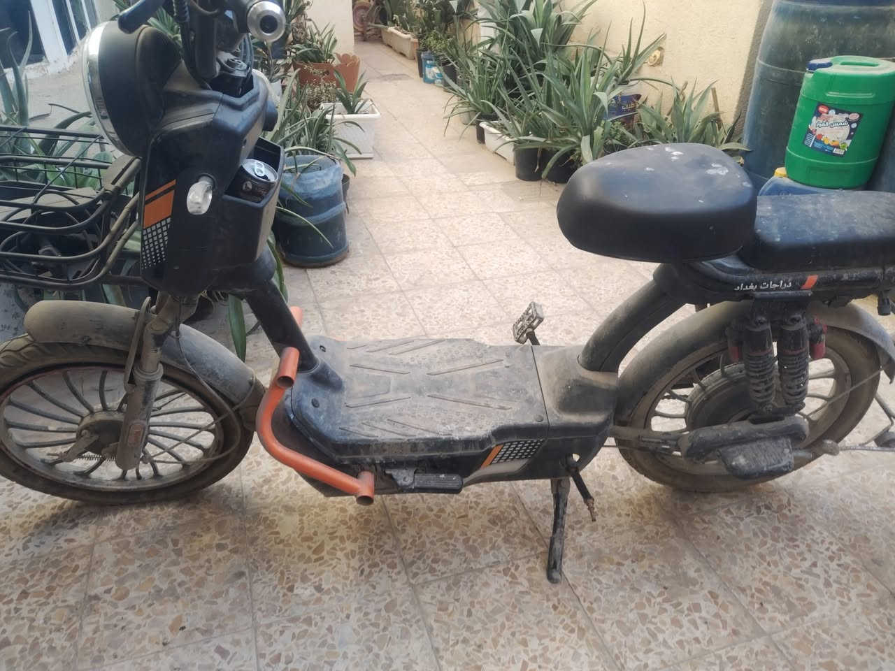 دراجه شحن للبيع سعره ١٧٠وبيه مجال
***********
مكاني كربلاء
