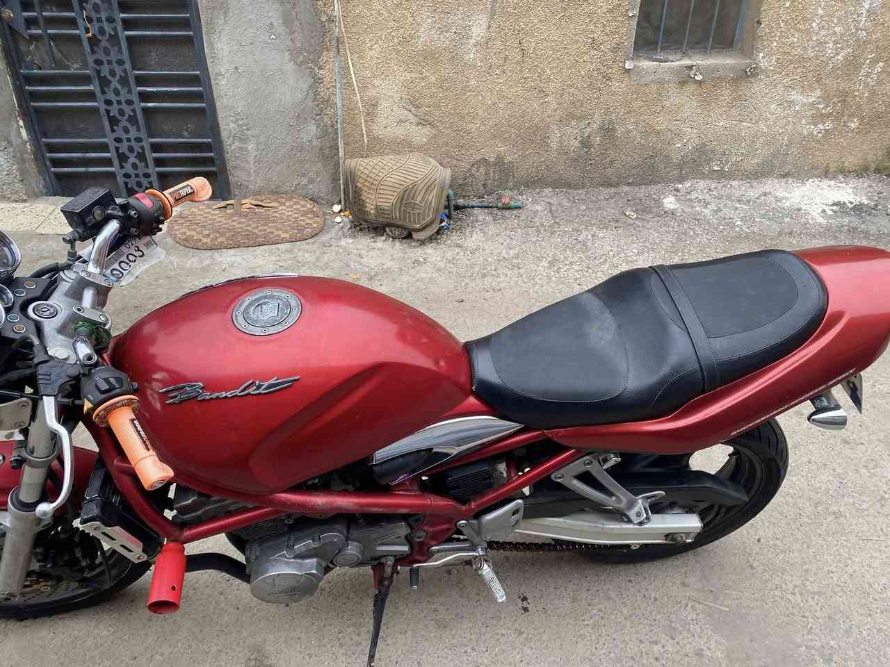 بطح باندا  كرستال2004 جديدة اوراق كامل كلشي بشرط مكينة ماملعوب بيهة ودراجة شوفت عينكم مثل مابصورة ولا حقيقة احلا شي سعر الدراجة طالب بيها مليون 100الف وبيهة مجال الشراي يتصل على رقم 
***********
العنوان جسر المثنى
