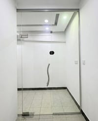 جامخانه مع مكينه باب مع قفل كامل اخو الجديد العرض متر و74 * الطول 3متر...