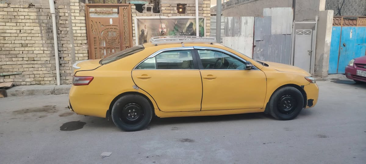 السلام عليكم سيارة كاميري ٢٠٠٩ رقم بغداد وارد أمريكي حادثها چاملغ خلفي سيارة جاهزه نقص تبريد ارضية جلد شاشة كاميرا بيها چفيه عكس السايق بيها صبغ ومعجون مكان بغداد مدينة الصدر الاتصال *********** بغداد, العراق
