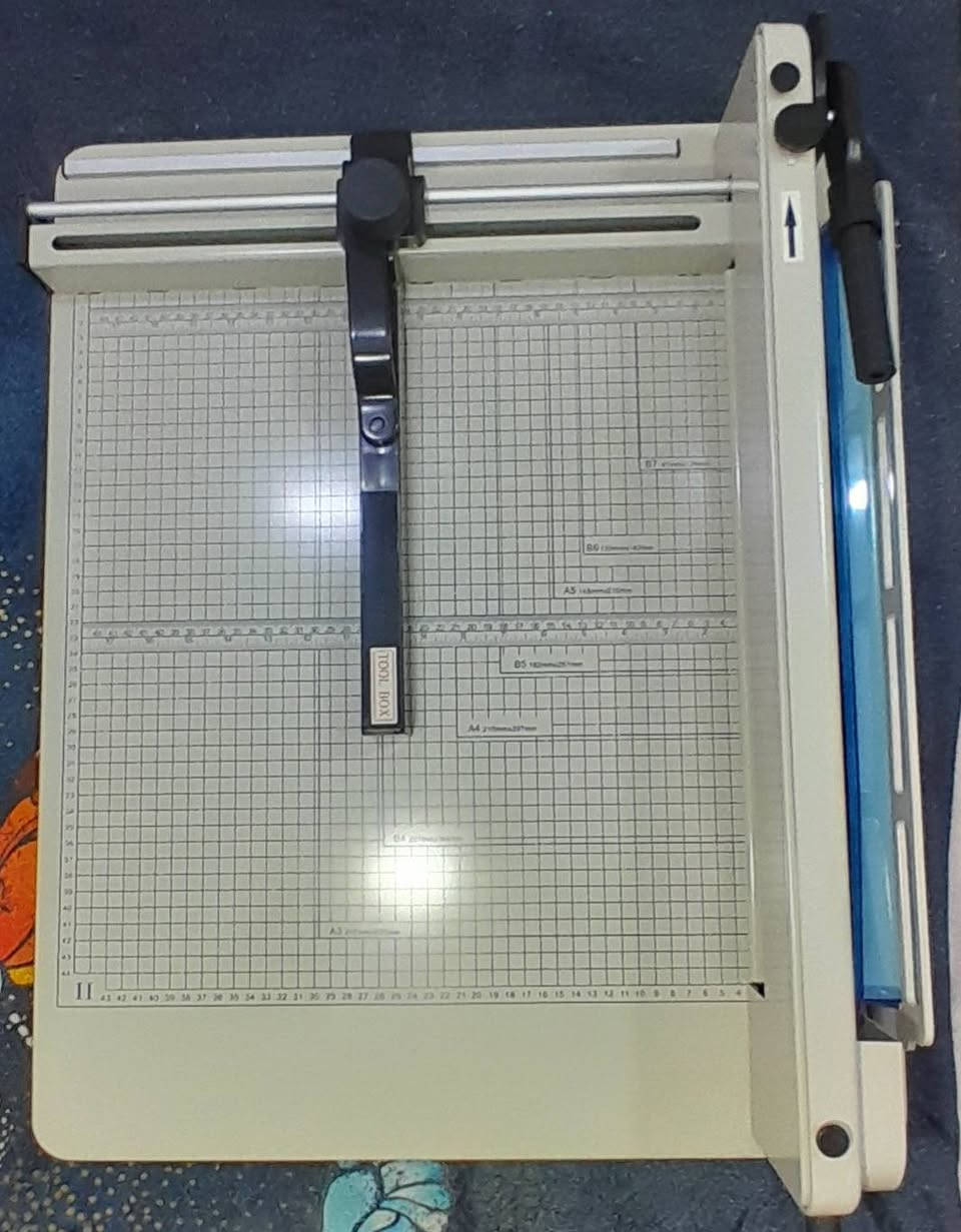 سلام عليكم ... كتر هيدروليكي قياس A3 نظافة 98% كامل المرفقات (كارتون + فلين + ادوات) باستخدام قليل وادواته متوفرة بالمتنبي (شفرة + بليتة قص) باسعار مناسبة .. السعر شامل التوصيل 165 الف علما ان سعر الجديد اكثر من 200 الف

للتواصل: *********** واتساب
