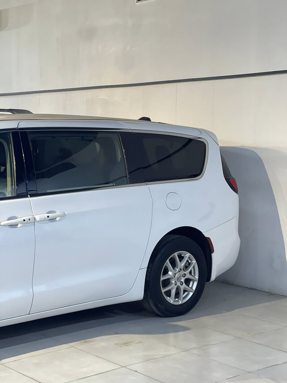 سلام عليكم باسفيكا للبيع 2023 بدون رقم تورنك L موصفاته جنطه كهرباء بوب كهرباء شاشه جبيره رادار كشنات جلد سياره نضيفه سياره بدون رقم حادثه جاملغ خلفي وجملاغات اماميه صبغ وشويه بل قماره ناشر صور حادثه وتصليحه كلشي مبين بل صور سعره 210 وبيه مجال وكلشي اكو ب سوك مكانه بغداد  زيونه للاستفسار ***********
