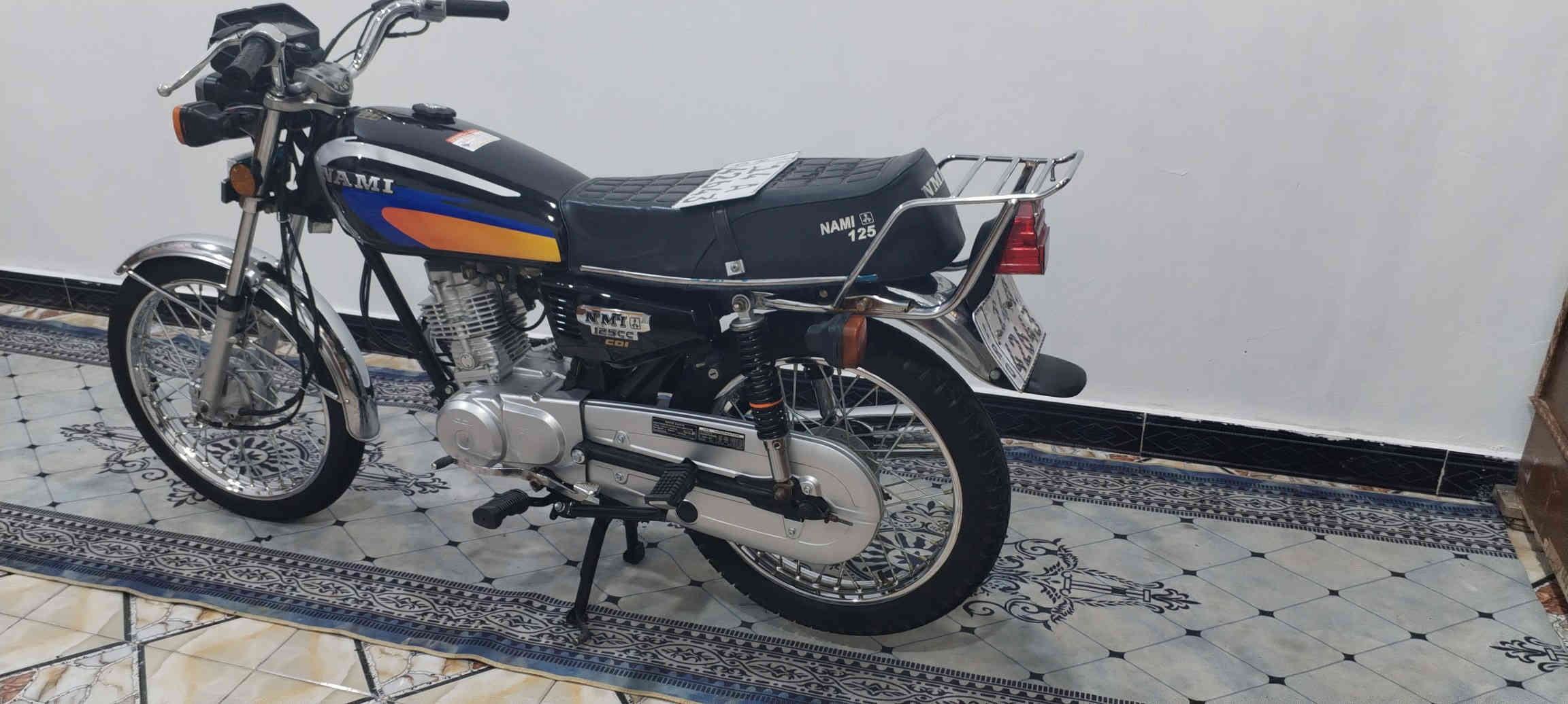 السلام عليكم دراجه نامه شلامجه الأصلي للبيع رقم وسنويه موديل 23 تحويل ثاني يوم كله شغاله السعر مليون و 900 ) 1900 وبيه مجال عنواني بالزبير الشراي يتصل ***********
