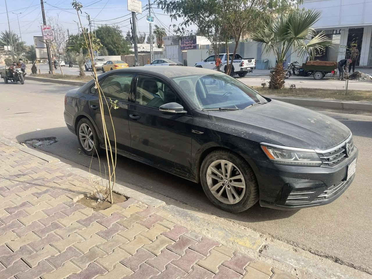 السلام عليكم فولكس واكن باسات 2018 رقم بغداد بأسمي مداور ثاني يوم  حادثها مثل ماواضح بالصور السياره نظيفه جداً .

ملاحظه حالياً بيها خربطه بالمكينه فحصت الي يكول مجول او نوزل او بستم ما اعرف ابيعك تخربط تجي وتفحص وسعرها مال بيع ب 117 وماكو هيج سعر ؟

***********
