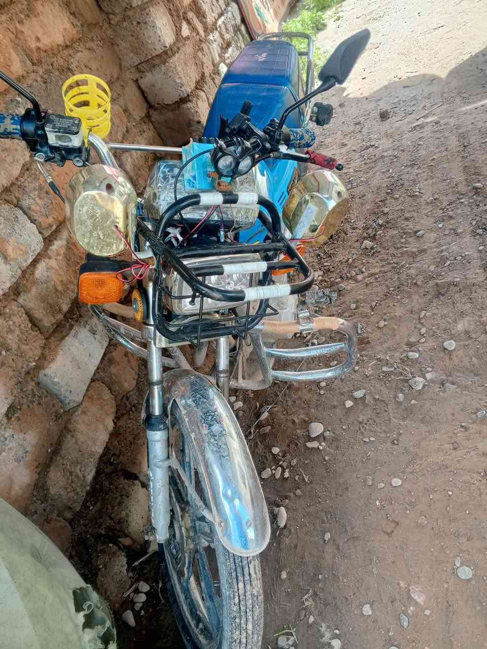 السلام عليكم سيفان موديل 20 
محرك مفتوح مبدل ولفات 
فول نشاط ومعدل 
موطور نضيف ومجنبز 
كهربائيات كلها شغاله + جنبزه
بس بي شويه صوت خرخشه خفيف بالمحرك 

السعر /370 الف ويرهم مراوس


**إذا كنت صاحب هذا الإعلان وتريد حذفه لأي سبب، رجاءا أرسل رسالة إلى الدعم الفني**