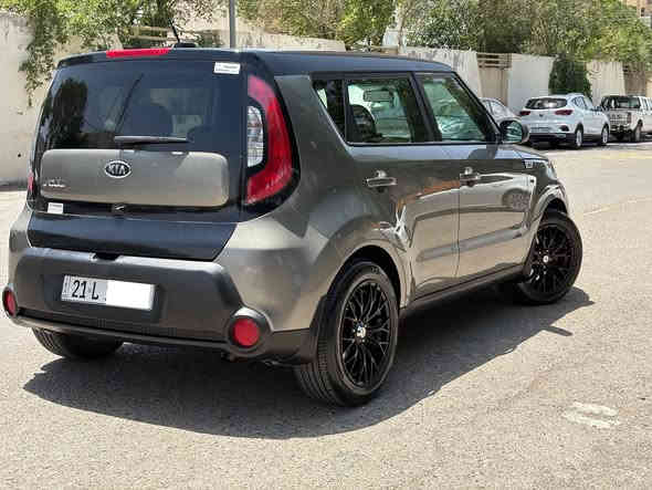 كيا صول ٢٠١٩ 
٤١ الف مايل ماشي 
مكينه مرغوب ١٦ 
سنويه كل شي جديد بسمي حتي ٢٠٢٩ 
صبغ فقط صندوق بدون دواخل ، بدون ايرباك 
واتساپ ***********
