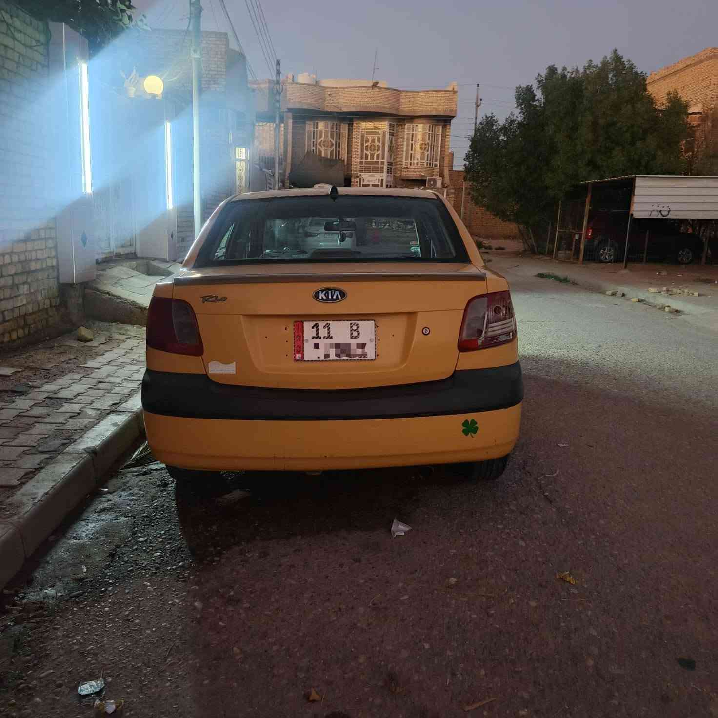 كيا ريو 2010 خليجي
رقم بغداد بأسمي مشروع وطني تتحول وين ما تريد 
مكينة 1600 المرغوب 
مكينة وكير مكفولات 
جام كهرباء 
مصفرة هيئة وغرامات
السيارة بدون ضربة ولا حادث  بيها طخات بسيطة عدا خشم البنيد بية معجون ببدايتة تبريد عطل قبل ايام ما ادري شبيه
السعر 72 وبيه مجال قليل 
للاتصال ***********
