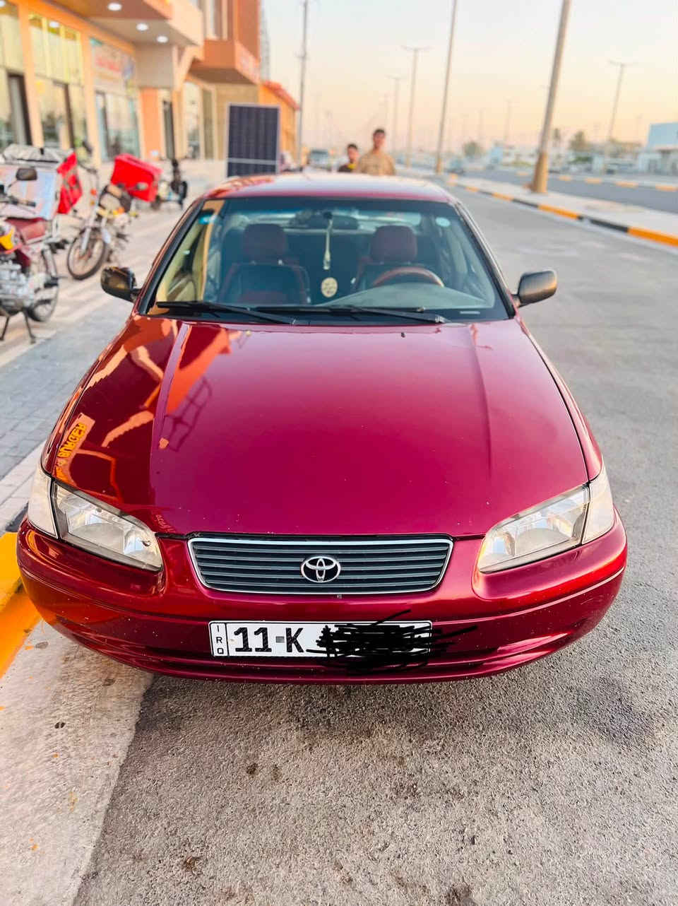 كامري موديل 2000
محرك 2400 ابو كف جديد
تبريد خير من الله 
مصبوغه عام 
ضربتهه بل جنطه شي بسيط
رقم بغداد بسمي 
مكان لانبار الكرمه 
السعر.     65 بيهه مجال بسيط 
التواصل   ***********
