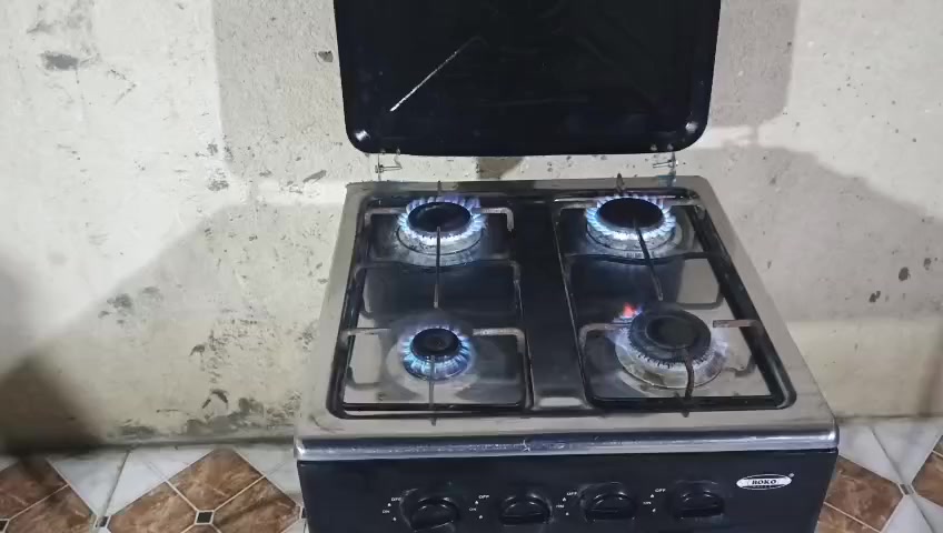 سلام عليكم طباخ للبيع ب 35 وبي مجال طباخ شغال كلشي ما بيي مكاني ناصريه مركز الهاتف ***********
