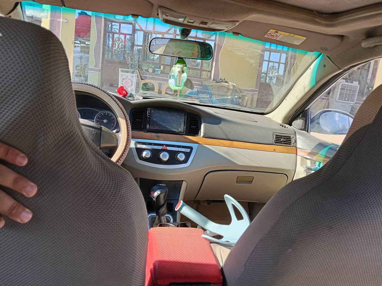 سلام عليكم
للبيع ليفان 620 موديل 2013 
محرك بلادي وكير عادي مالته تبريد تدفئه مكفول سنويته 28 رقم بابل   مكاني كربلاء سعر 37بيها مجال
***********
