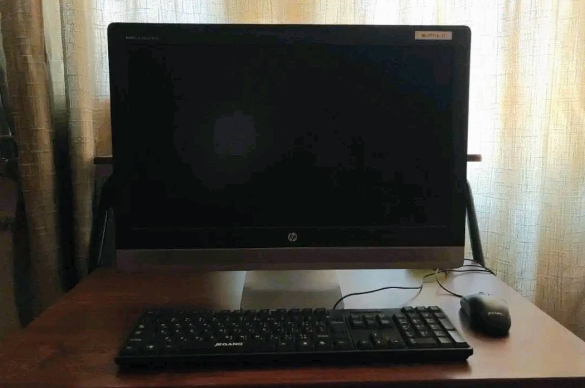 عندي حاسبة HP هي شاشه وهي حاسبه حجم الشاشه 32 بوصه رام 8 كور اي 5 جيل السادس
وندوز 10 او 11 
هارد 256 ssd السريع
واي فاي شاشه فوول  hd 
 بيه سبيكرات صوت قويه
السعر 350 الف + مكلف بل نشر


**إذا كنت صاحب هذا الإعلان وتريد حذفه لأي سبب، رجاءا أرسل رسالة إلى الدعم الفني**