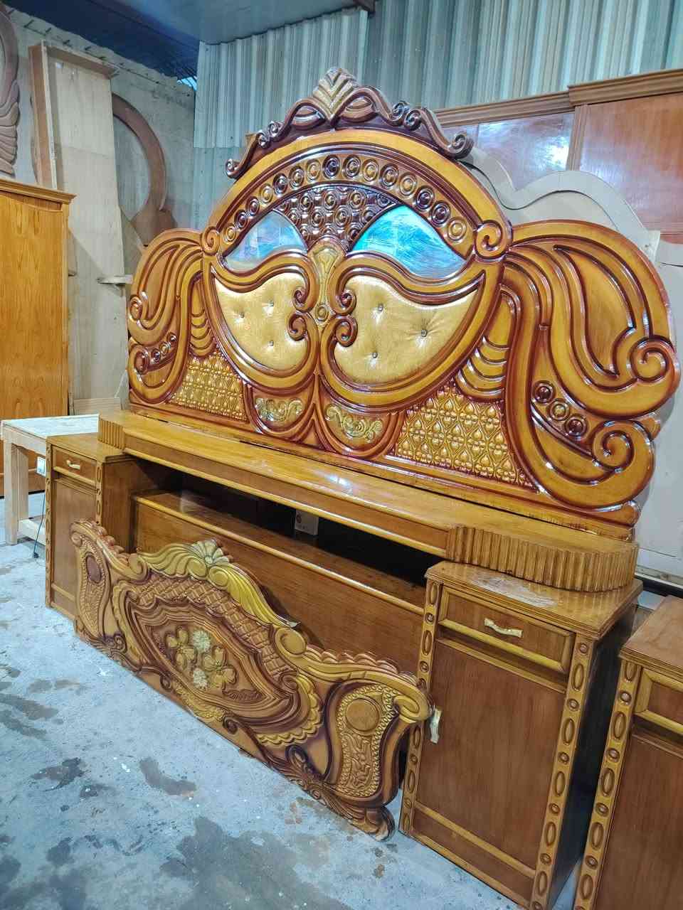 يالله
غرفه نوم ام السته نضيفه جدآ السعر 
650 بيهه مجال
العنوان النجف حولي مقابل شارع عشرين ***********واتس او الاتصال على الرقم
