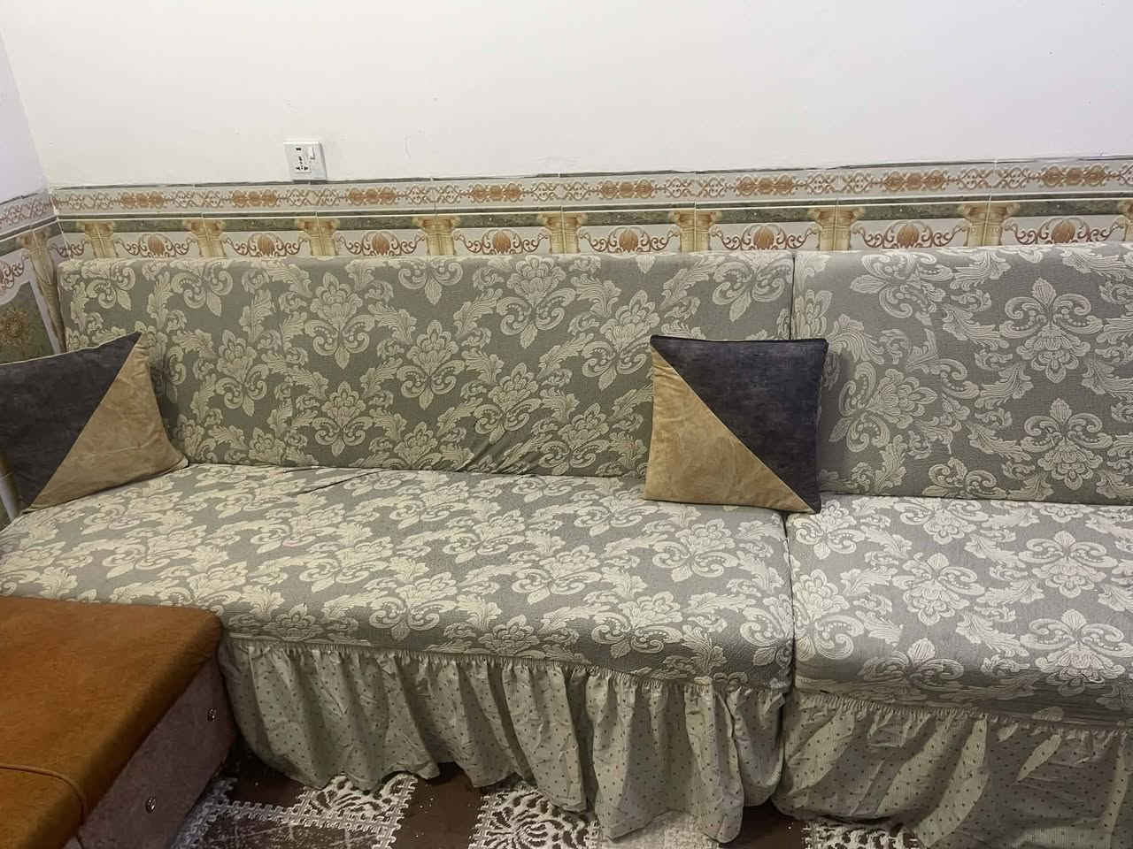 تخم 12مقعد سعرة300الف كنتور اربع بيبان  تسكام ما بي اضرار سعرة350الف مكان الحلة نادر الثانية استفسار ***********
