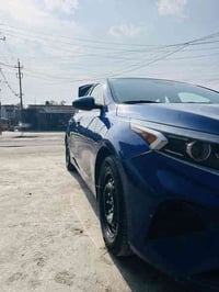 كيا فورتي موديل ٢٠٢٢  السياره مواصفات عاديه  ماشية ٥٠ الف  رقم بغداد ب...