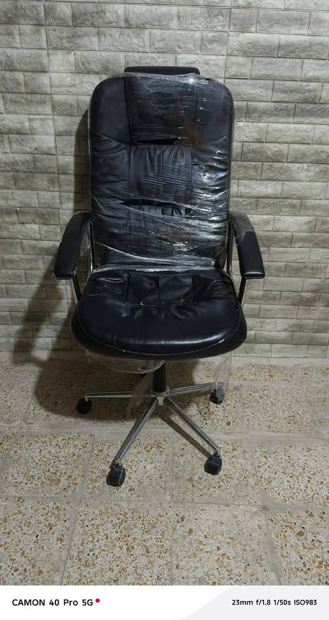 بۆفرۆشتن4مەترڕەفتە میزو کورسی ئۆفیس***********.
***********
