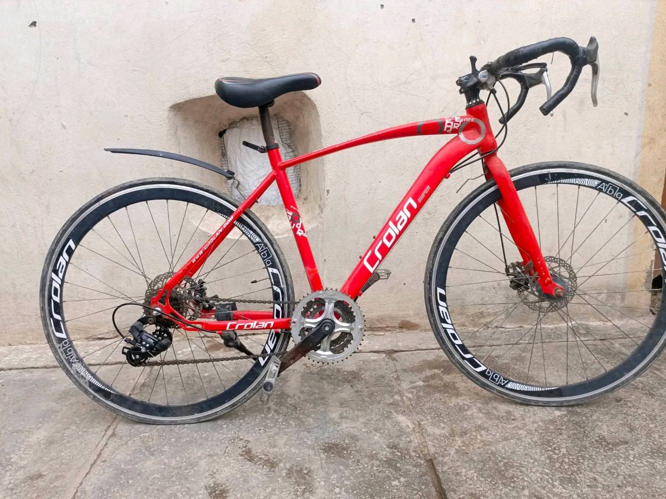 رود حجم 27 / C700
الماركة: كرولان (Crolan) مختم 

بريكات دسك 

بدالات 7/3

السعر 180 و بي مجال

واتساب: ***********
