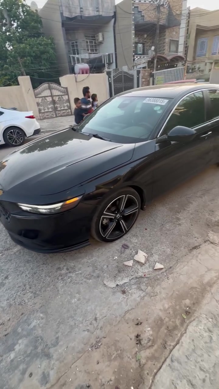 السلام عليكم للبيع هوندا اكورد سبورت 2024 رقم اربيل رقمته قبل يومين سياره ضرره جدا بسيط وبعدهي ع ضرره بدون تصليح شديت بس غراضه مفتوحه وجني وياه ماشيه 102 مشي امريكا سعره مناسب 179 وبيه مجال قليل لشراي ***********
