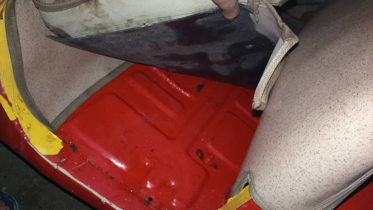 السلام عليكم باجاج 17دخوليه18كامله نقص كهربأئبات وصلنصه عوزهه لحيم دوسه سائق معمره جديد وره مبيهه شي تجفيت جديد شركه  ونه خفيفه ب الكسل  سعر   5 مستعجل ع بيعته تحويل ٢ يوم  وبيهه مجال أن شاءالله ***********   مكان مدينة الصدر
