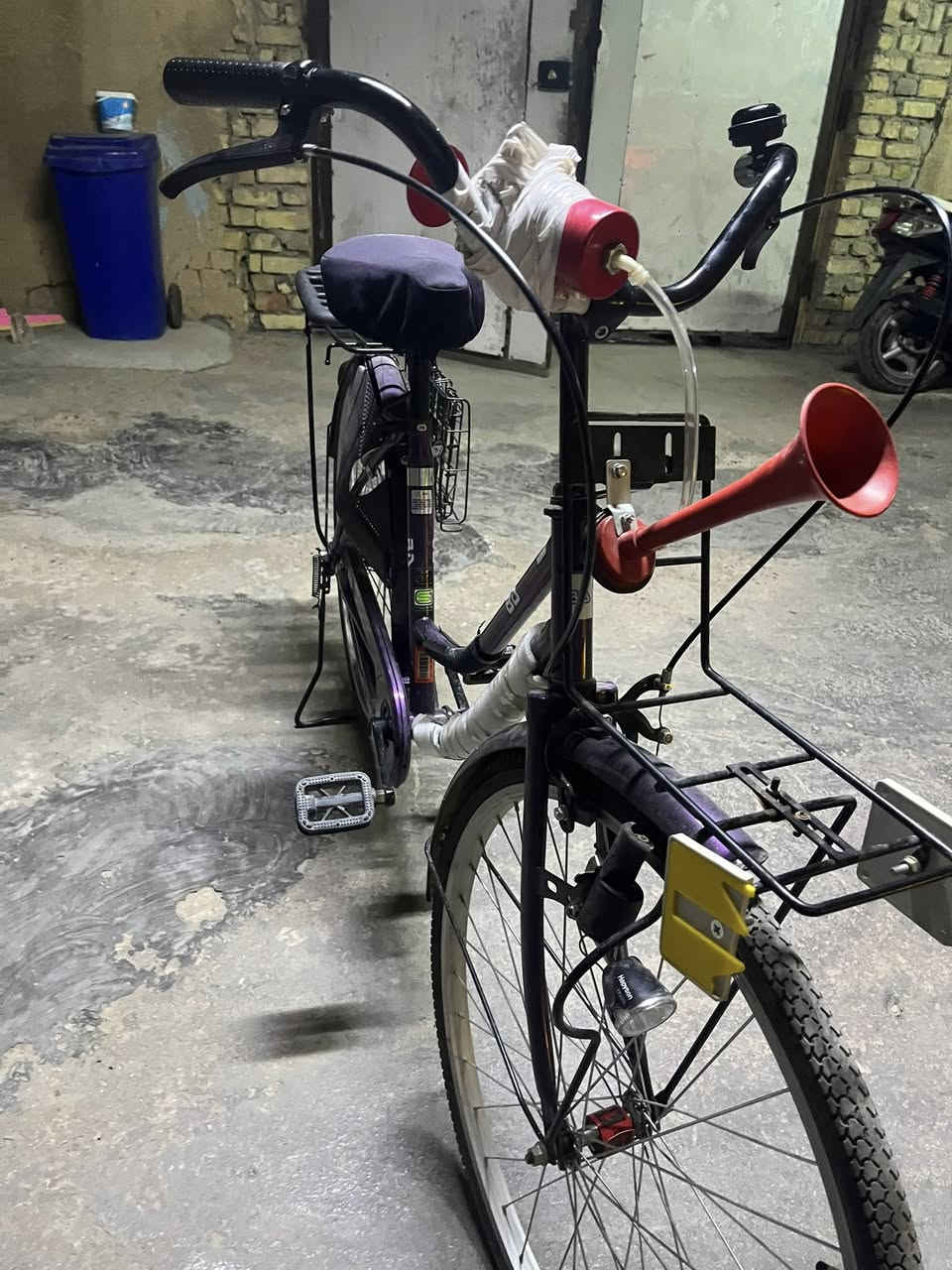 السلام عليكم باسكل بناتي للبيع موديل 2021 الله شاهد نضيف سعره 120 بدون جمزه مع جمزه ١٤٠ يشتري يخابرني 
العنوان بغداد بلديات الصحفيين قرب حسن وحسين 
رقم ***********
