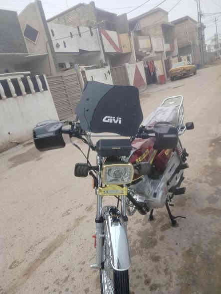 سلام عليكم دراجه تايكر موديل ٢٥ صارله اسبوعين من نازله من الرمبه بعد جديده واحله من الصوره كهربائيات كله شغاله الدراجه واحد على واحد مكاني بغداد دوره كفاءت صحه الاستفسار ***********وتساب فقط
