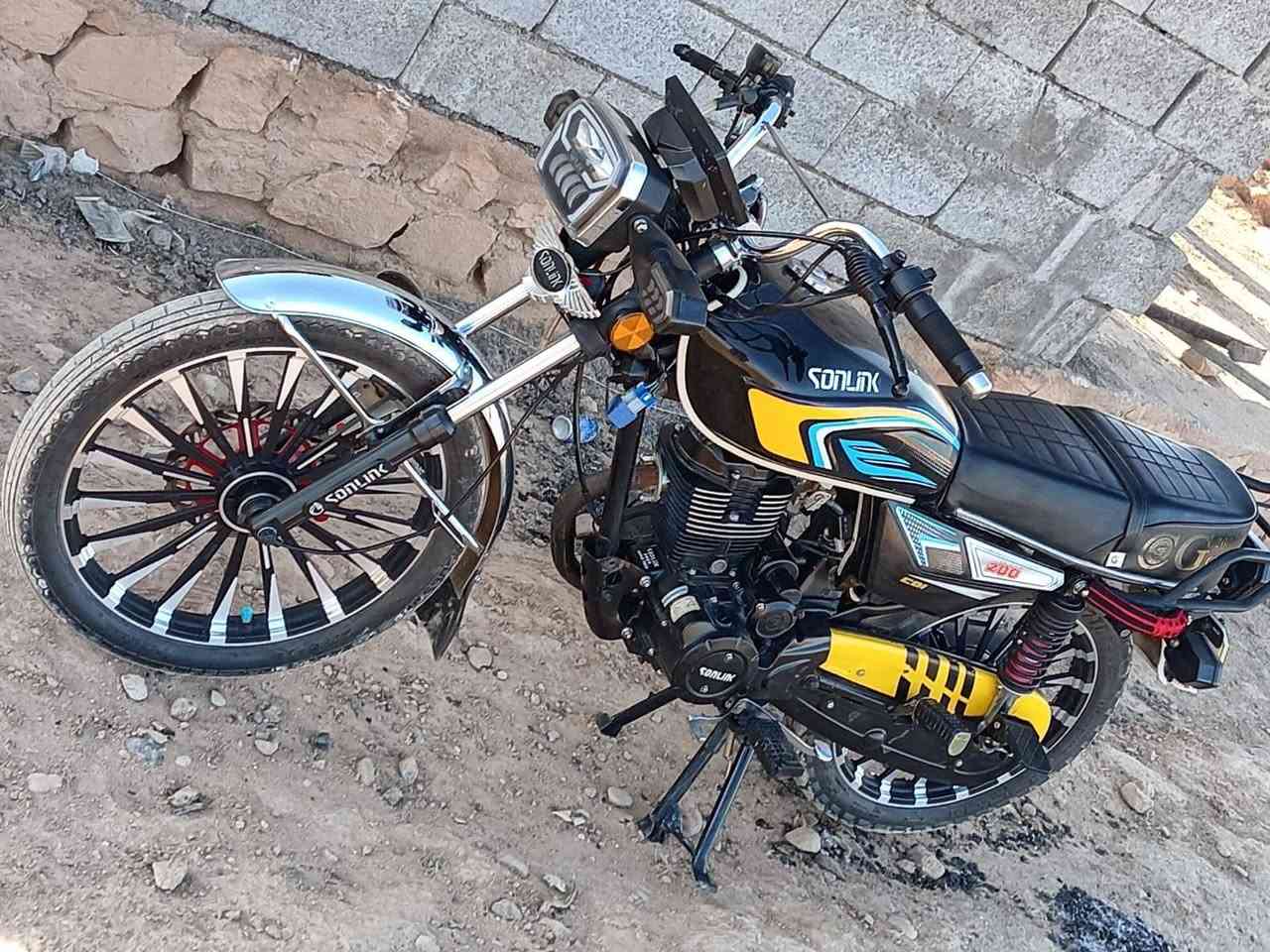 دراجه للبيع محرك 200جاكوج موصله 800 للتواصل مع صاحبها بالرقم اني مكلف بالنشر لحد يراسلني 

***********
