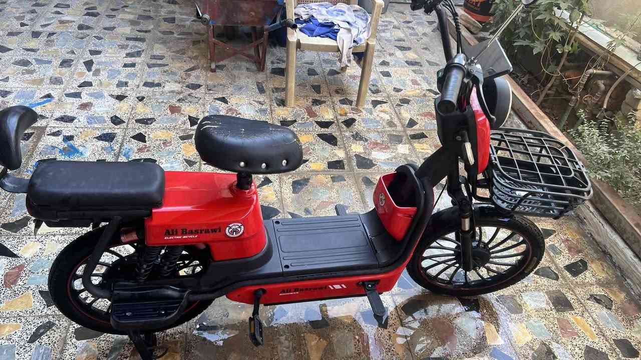 دراجه شحن للبيع فول مواصفات وكلش نضيفه مستخدمهاا شهر واحد بس محتاج وريد بيعهاا بس نقصهاا بطاريات الين جنت تاركة المكان زعفرانيه ربع شوارع السعر 200
‎***********
