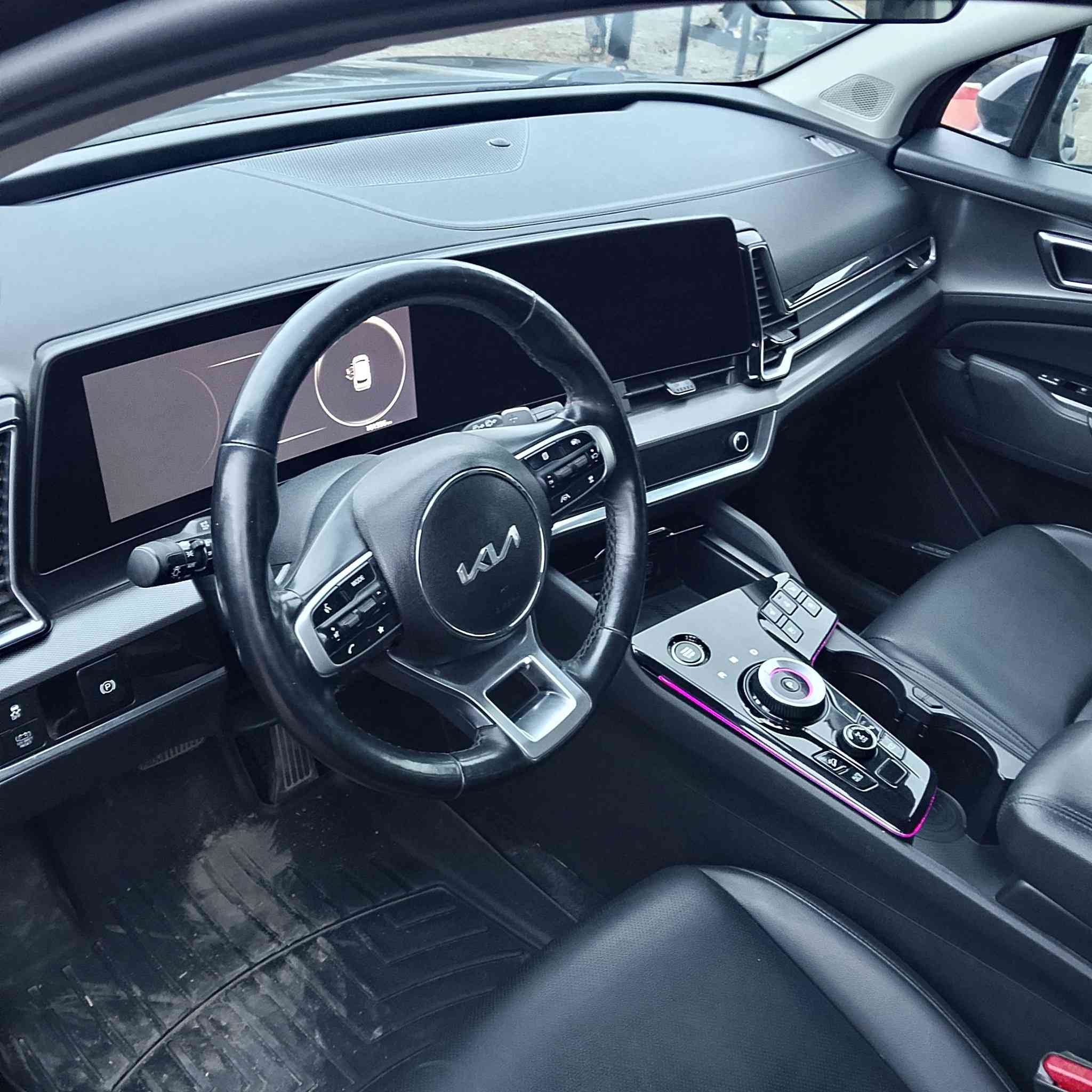 سلام عليكم للبيع كيا سبورتج موديل 2023 وارد امريكي هايبرد فول مواصفات فتحه بنرامه خزن ميموري شاشة كبيره 5كمرت محيطه للستفسار *********** السعر 175بيها مجال
