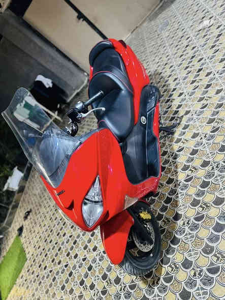 سلام عليكم فورزه 08  مكفوله كفاله عامه الكير ملغي تريد ترجعه حسب قناعتك اوراق كامله مدفوعه كمرك جاهزه للترقيم الدراجه بصمه سويج طوارئ استاند حساس كلوب جنطه لون طماطي مميز جامله طويل كلجات مكينه كفاله ناعمه شلعه معدل فول كهربائيات كله شغاله اشاير عالي ناصي بلاديه حماوه ربع متصعد نكره بل وقت تخم تاير جديد /السعر مليون و400 
وبيهه مجال العنوان / الناصريه قضاء الغراف /***********
