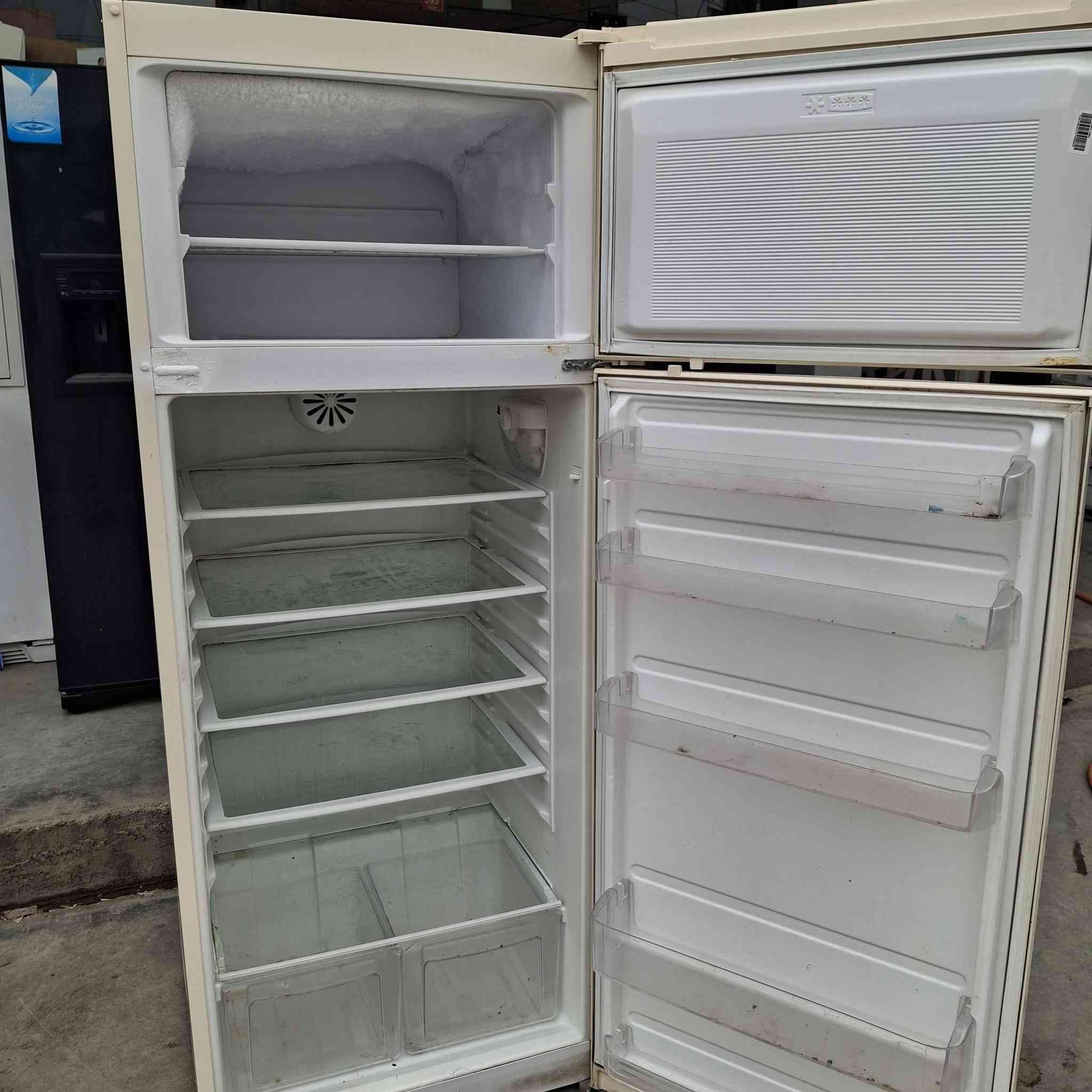 السلام عليكم ثلاجه ٢٠قدم تجميد بسعر مناسب واصل للمنزل داخل أربيل مع ضمان اسبوع رقم تواصل وتساب ***********
