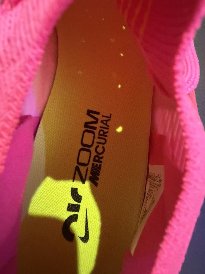 قياس 43
أحذيه أصليه أمزون DHL غير مستخدم 
٣٠ س ع ر
*********** المكان بغداد
