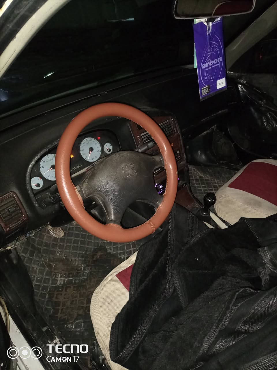 السلام عليكم
بيجو بارص للبيع موديل 15كير مكينة مكفولة 
رقم انكليزي قادسيه سيارة ب النجف المناذرة
رقم موبايل ***********
السعر 52وبيها مجال قليل مداور ثاني يوم
