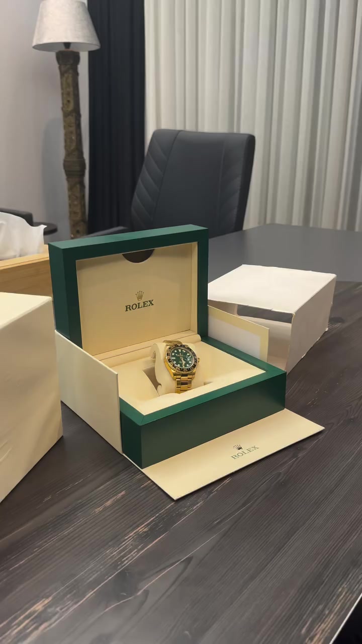 Rolex Gmt green dial


**إذا كنت صاحب هذا الإعلان وتريد حذفه لأي سبب، رجاءا أرسل رسالة إلى الدعم الفني**