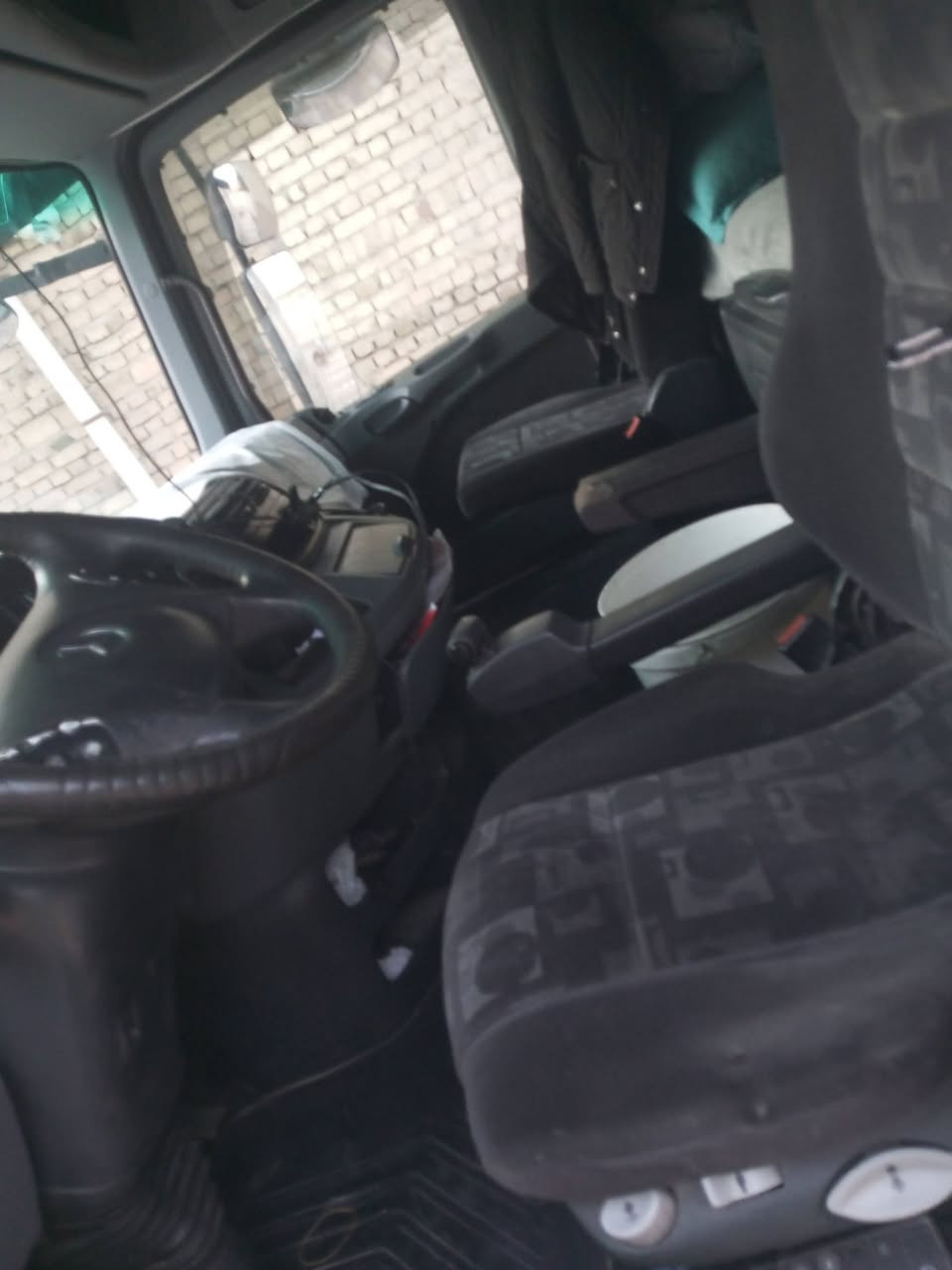 كتروز تك موديل 2006 ادبلو حجم 1946
سيارة مكفولة قمارة وشاصي
رقم سليمانية مربوطة جوانب متحركة 
بس راس 
مكان العمارة 
***********
