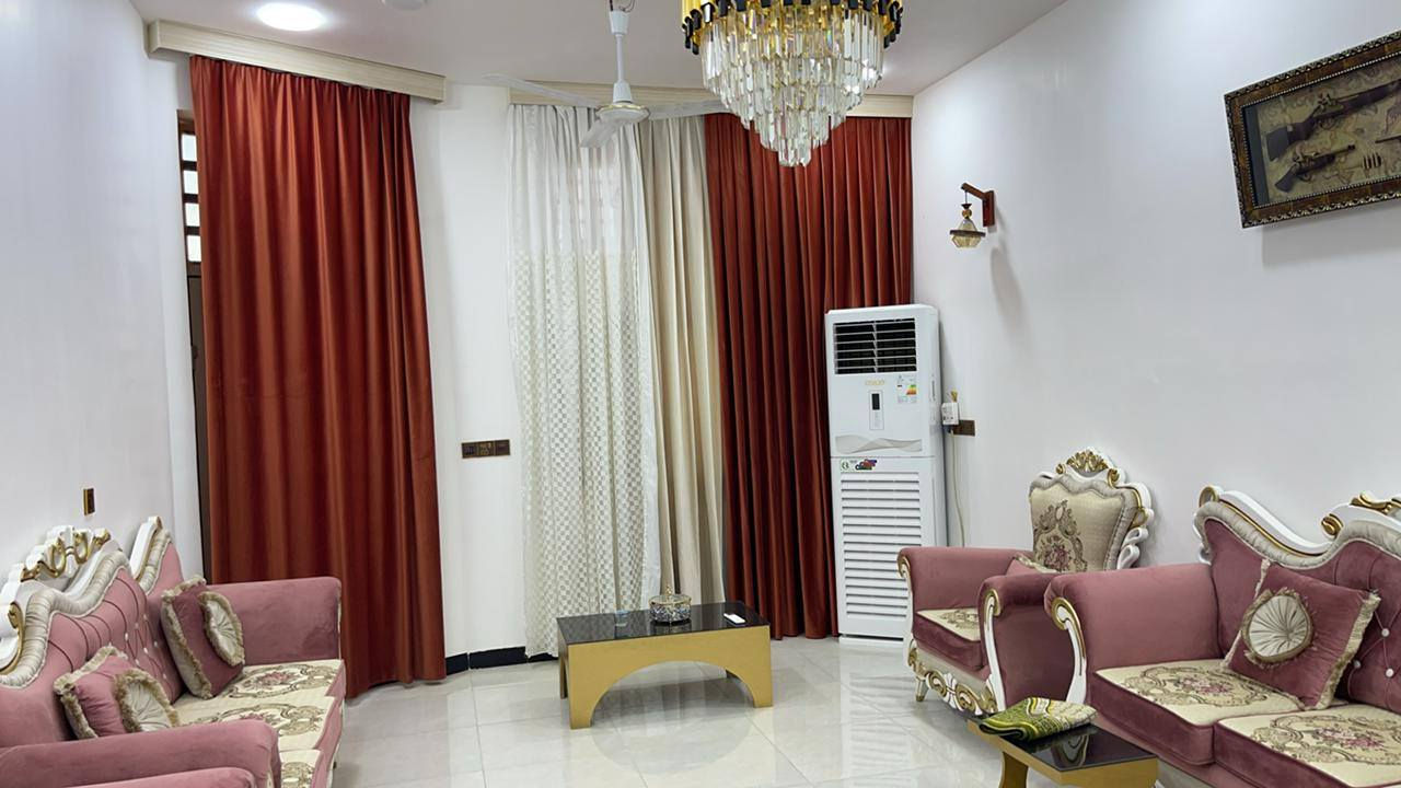 دار للبيع 200مترطابو صرف
المحاويل/حصن جعفر
بناء حديث 2023 
للاستفسار ***********
