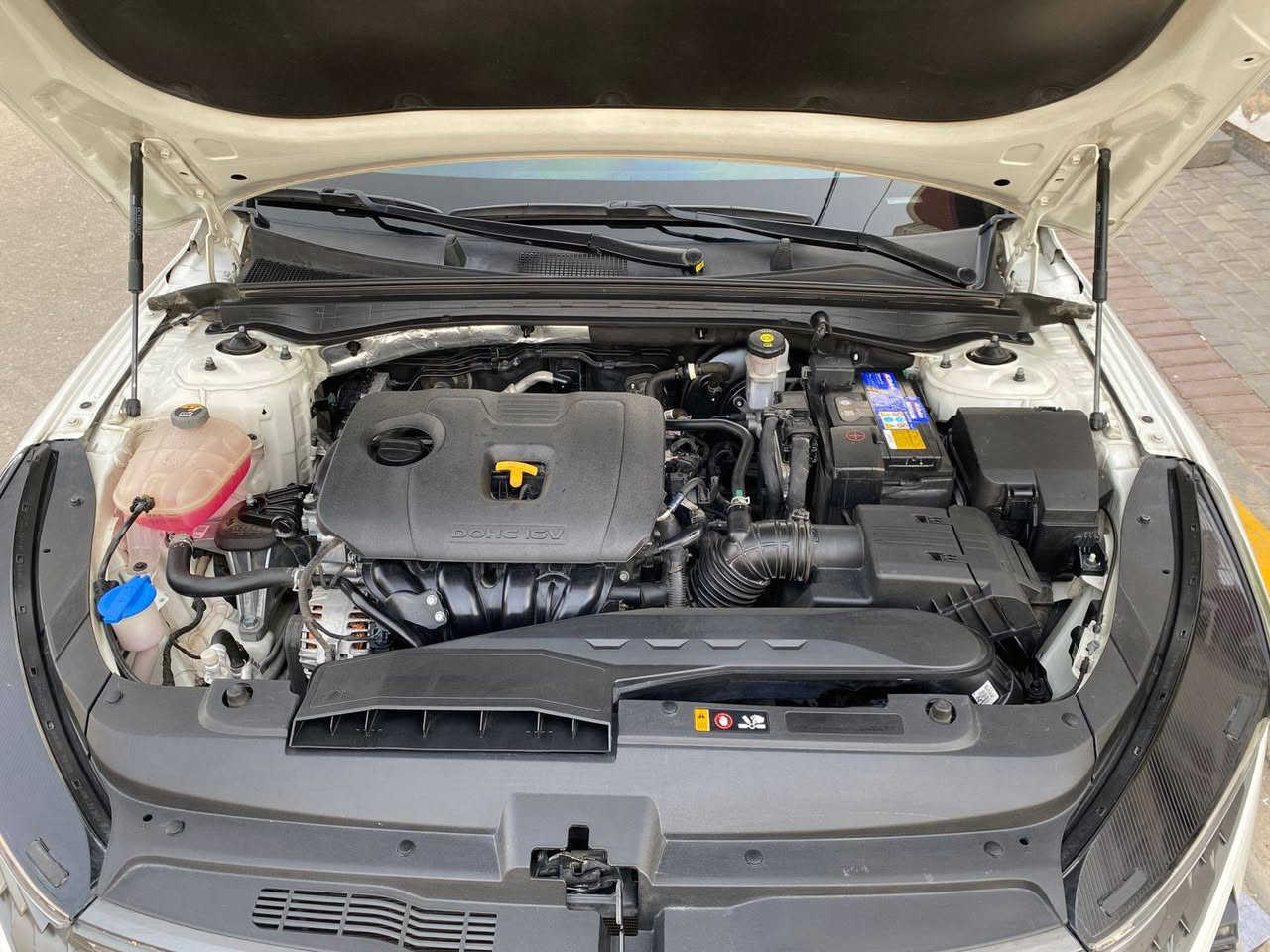 السلام عليكم 
اوبتما كي فايف موديل ٢٢ سيارة جاهزة ومكفولة من كلشي رقم انكليزي بغداد باسم اخوي سعرهة  ٢١٥ وبيهة مجال حك الجية *********** بي واتساب بيع ومراوس
