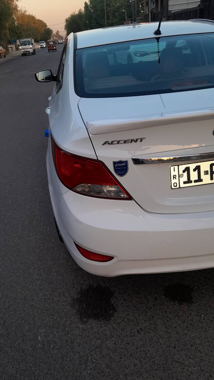 اكسنت موديل ١٧ محرك 1600 مكفوله من الضربه والصبغ
بيها ملاحظات بسيطه تخم تاير تبريدثلج  محرك كير مكفول مكان السعر 113$بغدادجديده ***********ابوعلي
